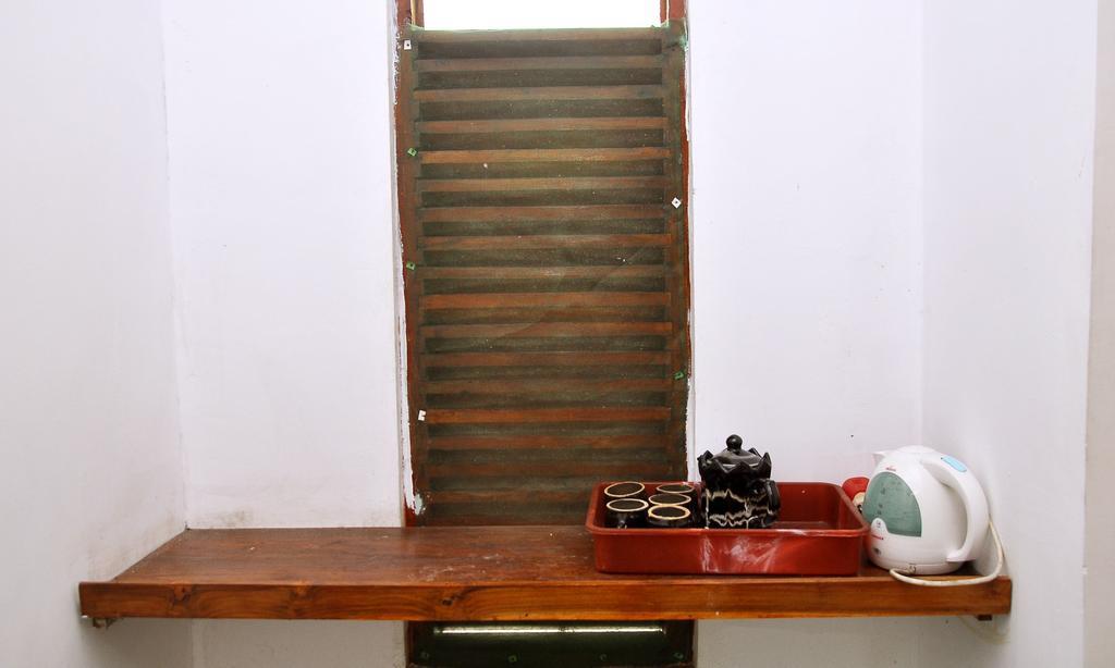 Hotel Flamingo Anuradhapura Buitenkant foto