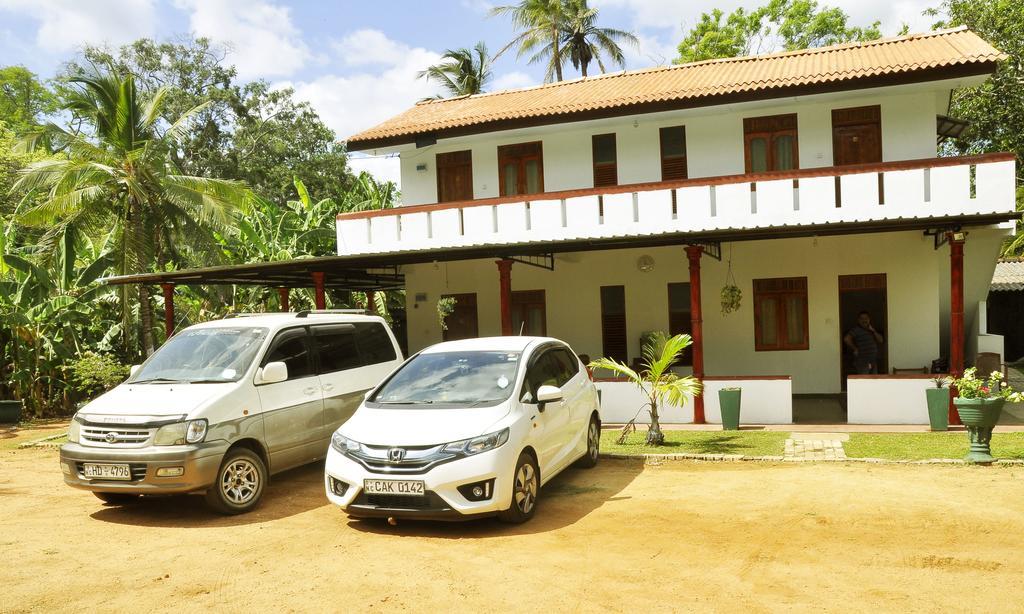 Hotel Flamingo Anuradhapura Buitenkant foto