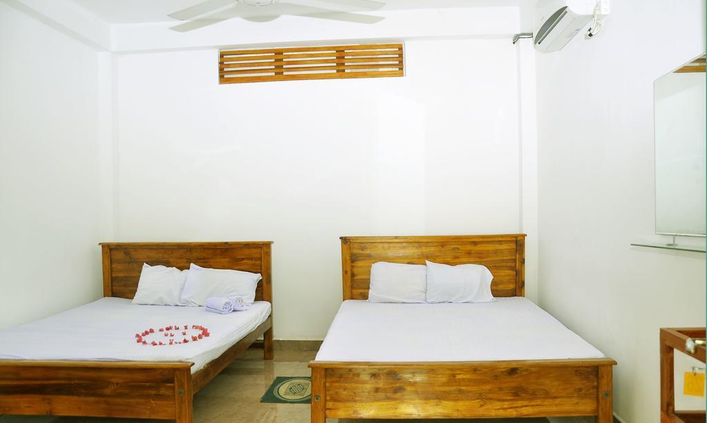 Hotel Flamingo Anuradhapura Buitenkant foto