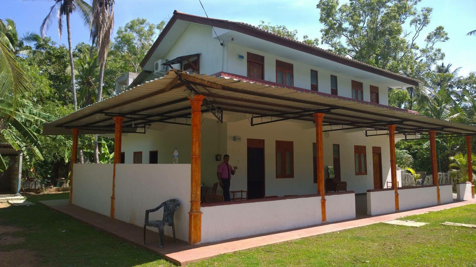 Hotel Flamingo Anuradhapura Buitenkant foto